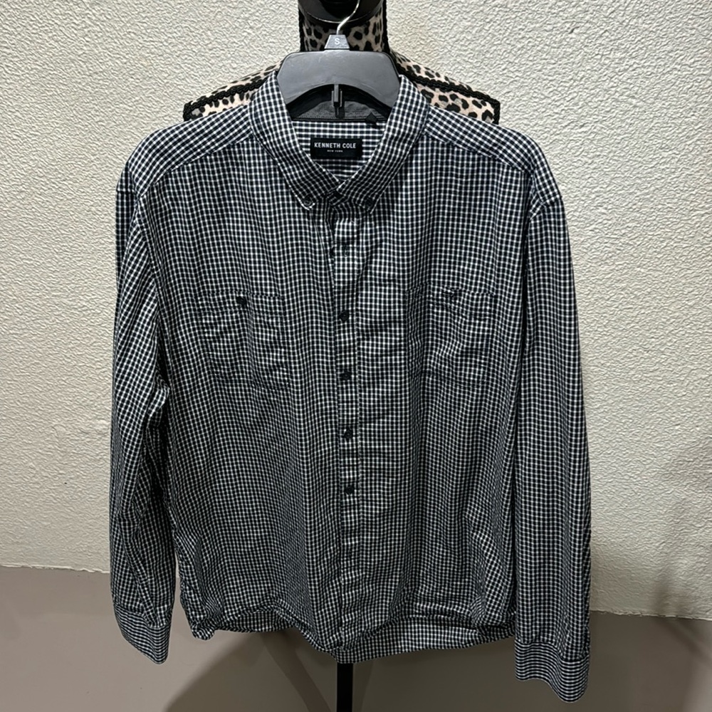 Men’s Kenneth Cole blue & white check button down shirt with 2 pockets